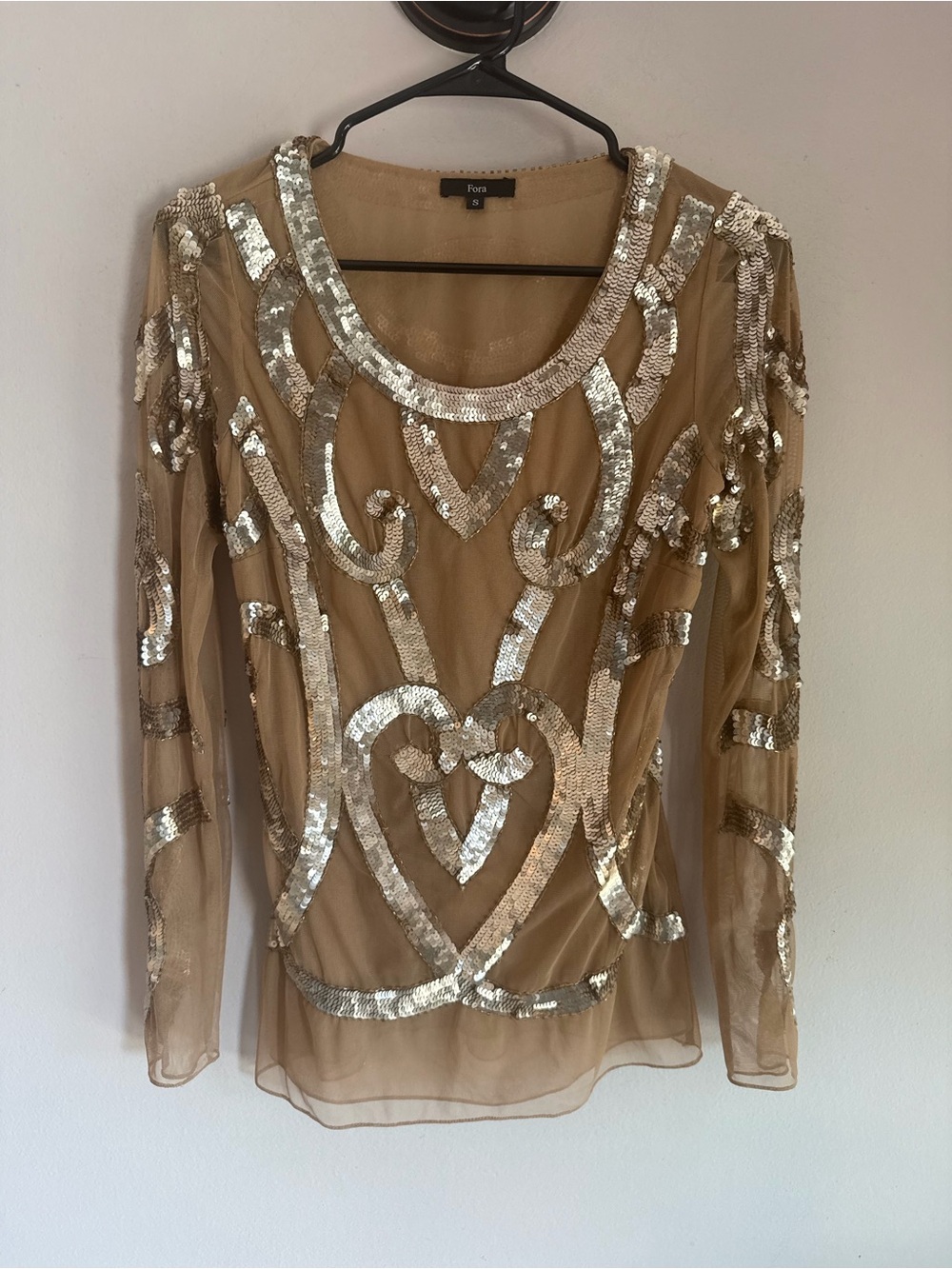 Fora Womens Sheer Mesh Sequin Long Sleeve Top Tan Silver Heart Pattern Small